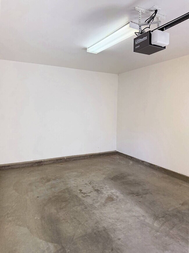 Building Photo - Eastside Sonoma | Single-Level Living Near the Plaza