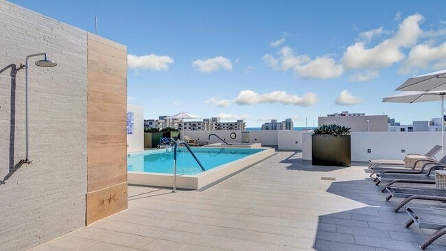 Building Photo - 3200 S Ocean Blvd