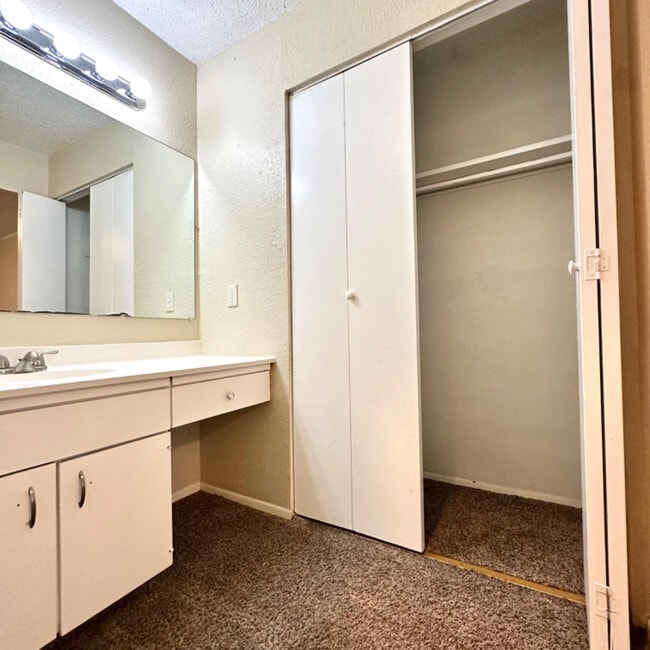 Building Photo - 9107 Boston Ave