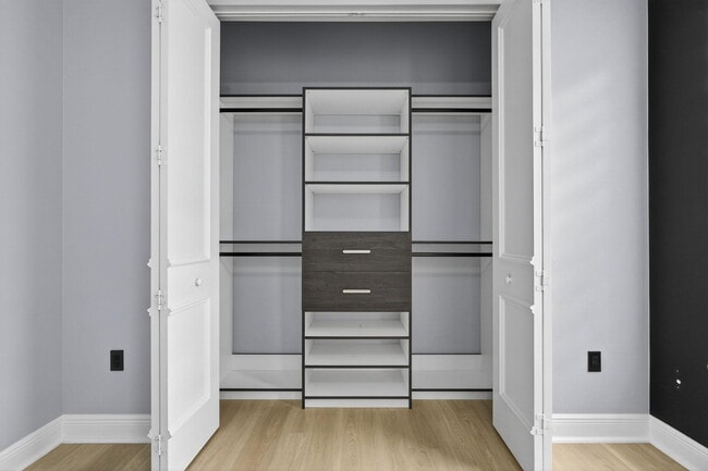 Building Photo - 2162 Stotesbury Way