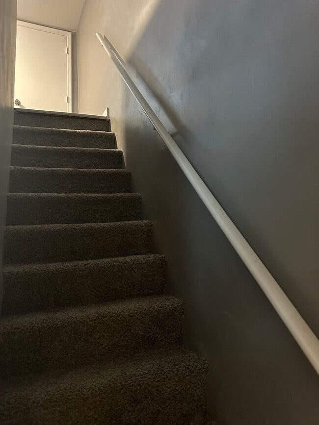 Building Photo - Beautiful Lancaster City 3 BR For Rent