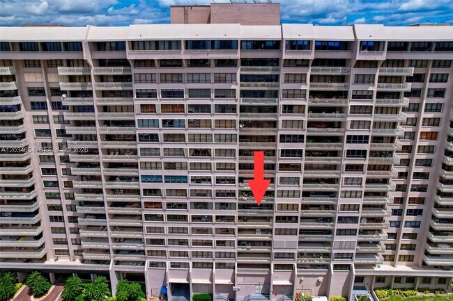 Building Photo - 2 Grove Isle Dr