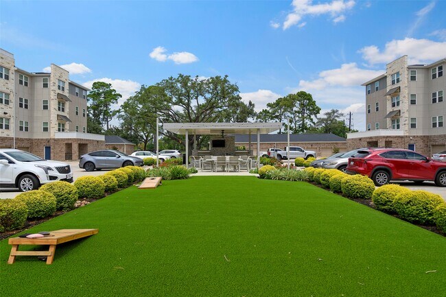 Building Photo - 6804 Westview Dr