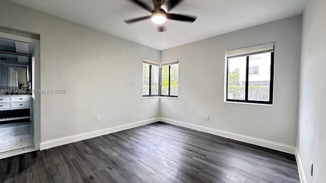 Building Photo - 320 SW 29th Rd