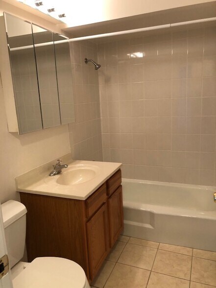 Building Photo - 10805 S Pulaski Rd