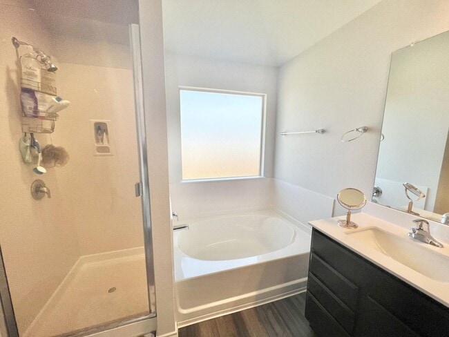 Building Photo - 1307 Cesarina St