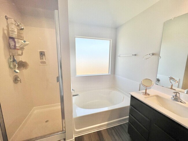 Building Photo - AVAILABLE BEGINNING OF MAY, APPLY TODAY ON OUR WEBSITE!