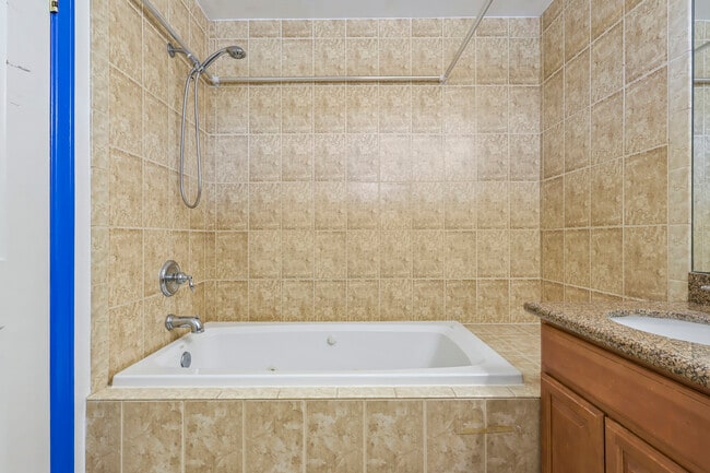Building Photo - 1559 W 207th St