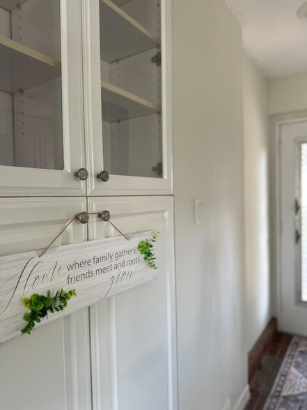 Building Photo - 422 N Broadway