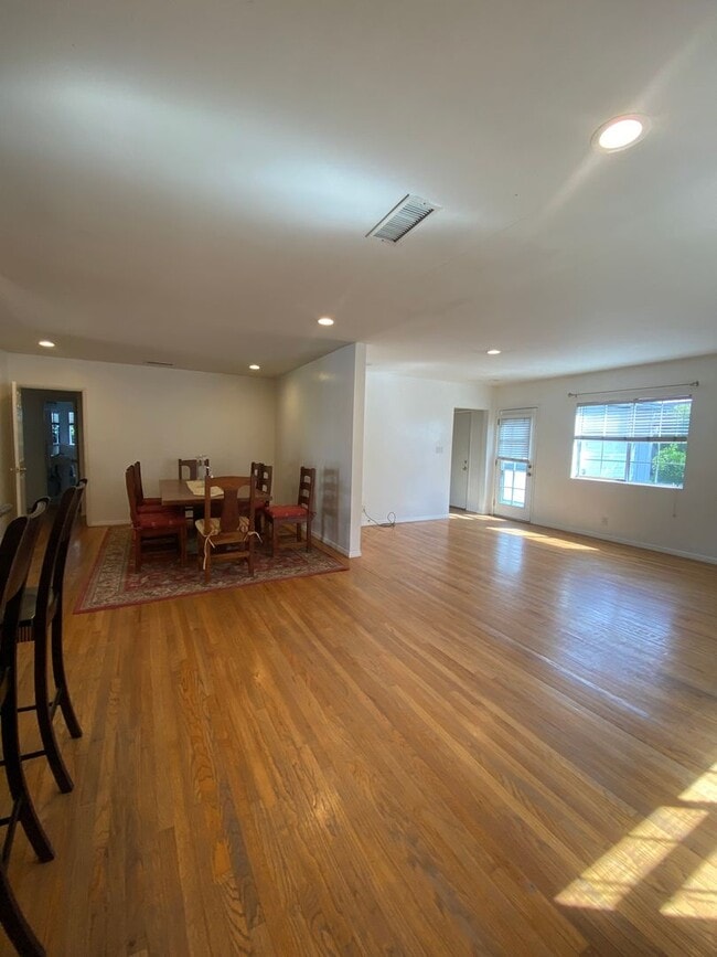 Building Photo - Charming Home in Covina