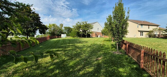 Building Photo - 2999 Iowa Ct