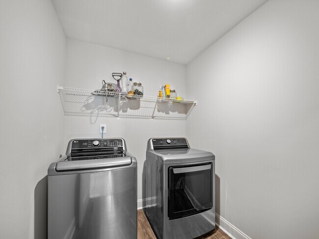 Building Photo - 516 Poults Dr