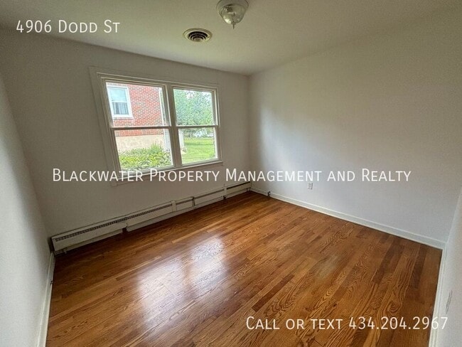 Building Photo - 4906 Dodd St
