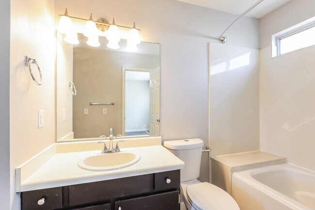 Building Photo - 5902 Woodview Dr