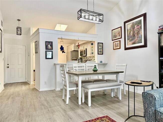 Building Photo - 10952 Roebelini Palm Ct