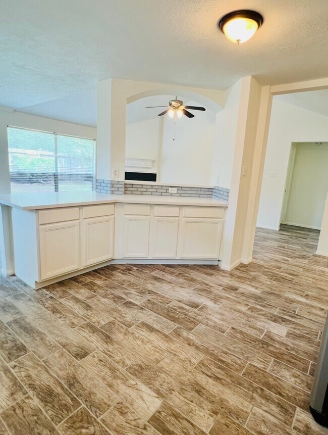 Building Photo - 6010 Forest Plaza Ct