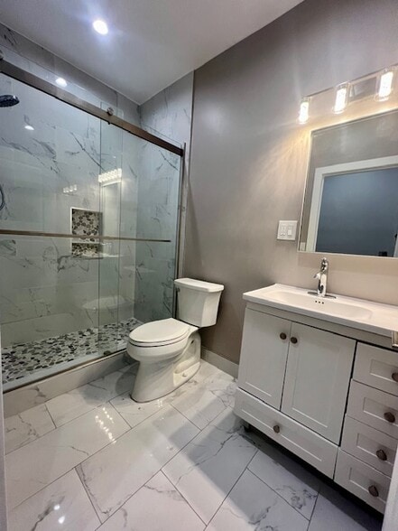 Building Photo - 6227 Orion Ave