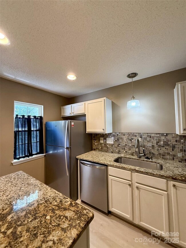 Building Photo - 10879 Holly Ridge Blvd