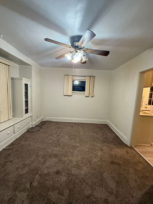 Building Photo - 3bd Single Lee/Harvard Section 8