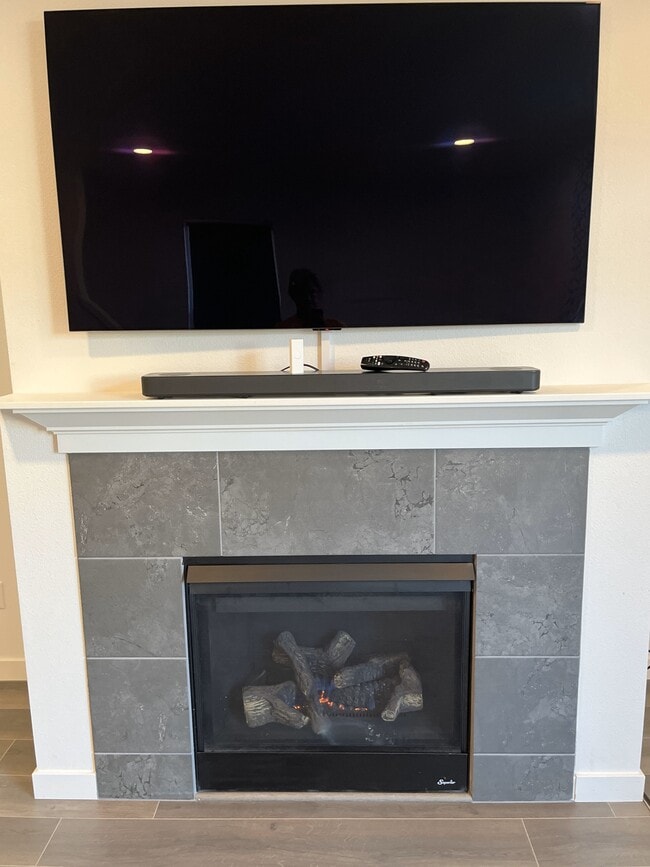 Building Photo - 828 S 24th Ave