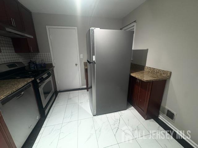 Building Photo - 81 Woodmere Dr