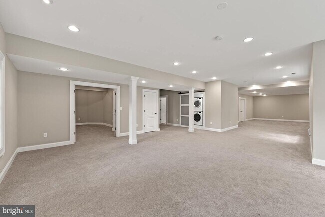 Building Photo - 532 Springvale Rd