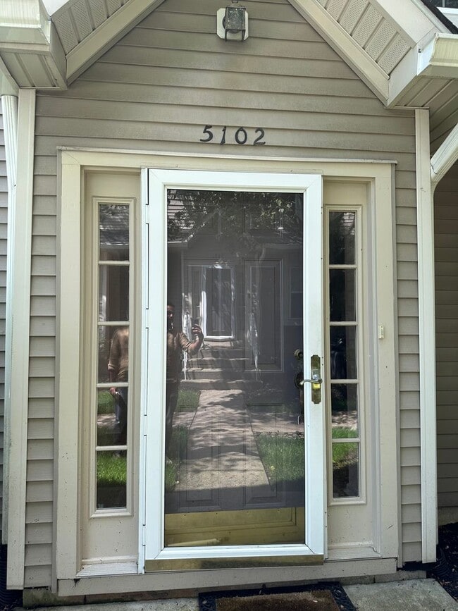 Building Photo - 3 bedroom in Essex Place