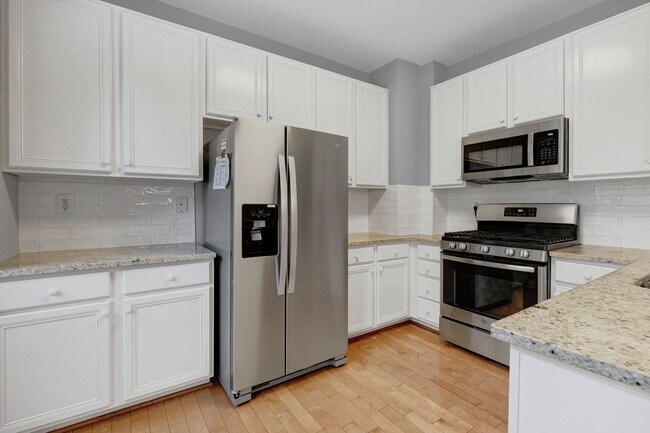 Building Photo - 2032 Ashleigh Woods Ct