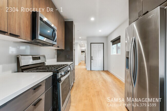 Building Photo - 2304 Ridgeley Dr