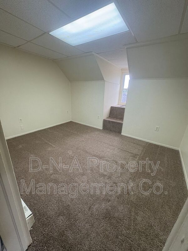 Building Photo - 154 Garibaldi Ave