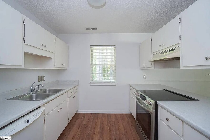 Building Photo - 106 Greenapple Way