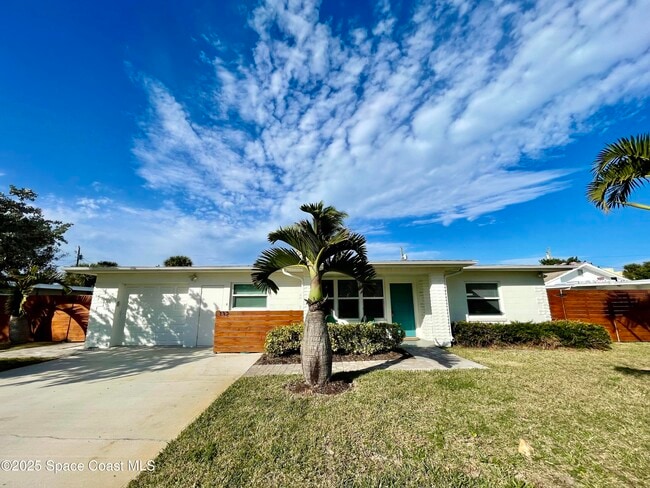 Building Photo - 132 E Gadsden Ln