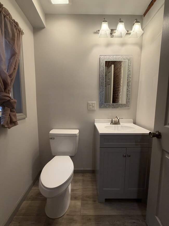 Building Photo - 34 N Lee St