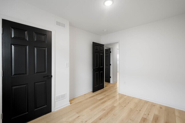 Building Photo - READY FOR MOVE IN! STUNNING 4-bedroom in Greenfield!