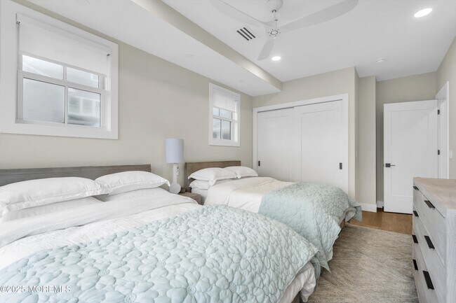 Building Photo - 3580 Ocean Terrace