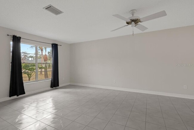 Building Photo - 5524 Gridley Ln