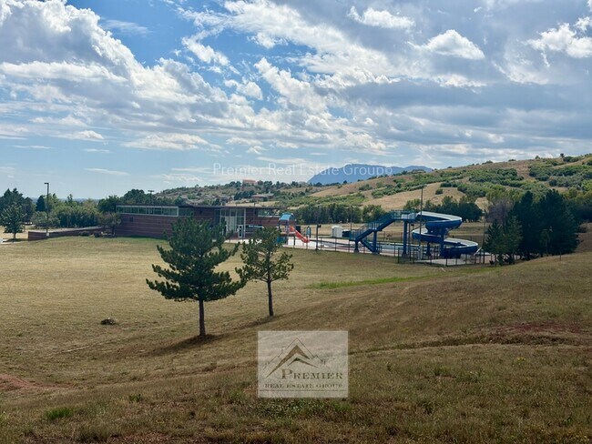 Building Photo - 2427 Split Rock Dr