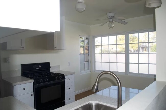 Building Photo - 4227 Pepper Dr