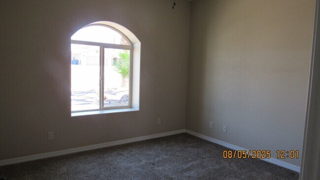 Building Photo - 3 bedroom 2 bathroom 2 car garage + 60FT R...
