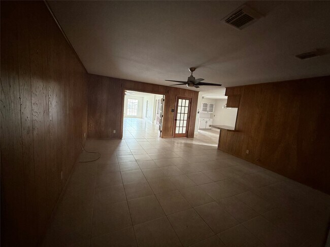 Building Photo - 1803 Tidwell Ln