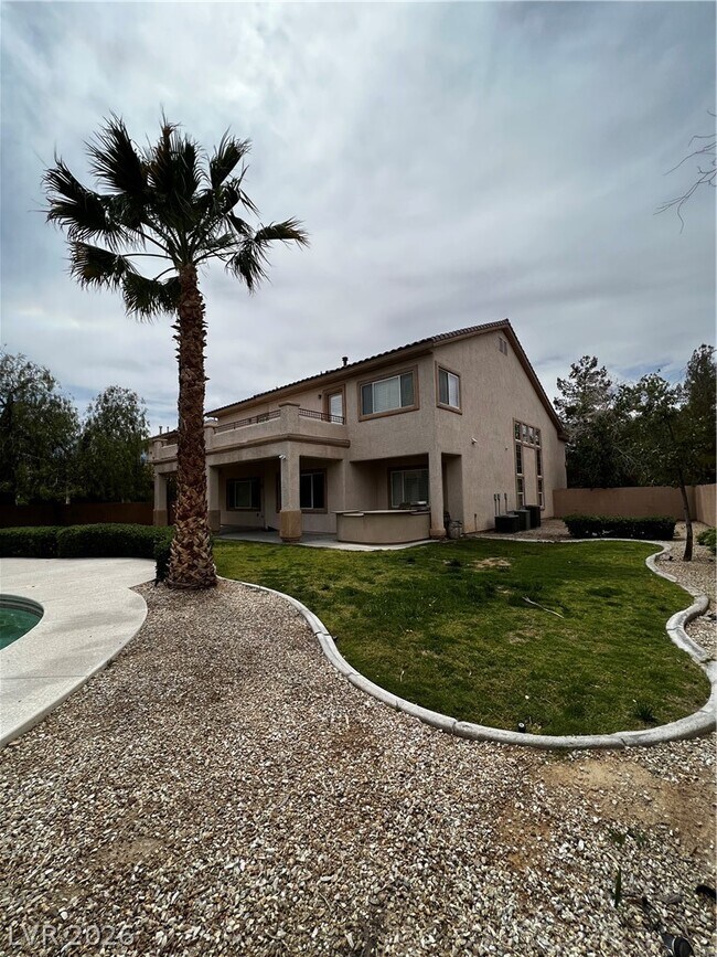 Building Photo - 10660 Lago Cantini St