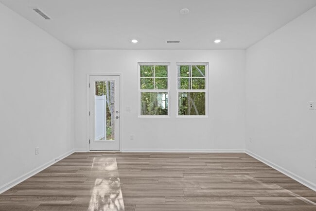 Building Photo - Gorgeous New Construction!  Updated Kitche...