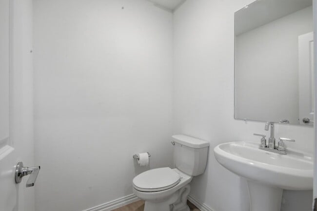 Building Photo - 700 Pistachio Pkwy