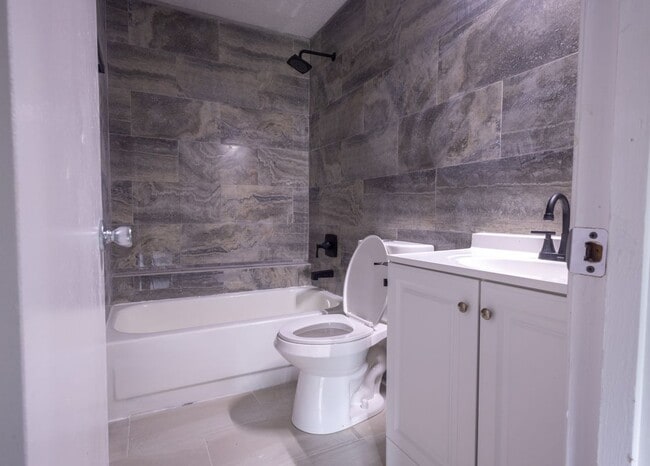 Building Photo - 4693 Deep Brook Dr