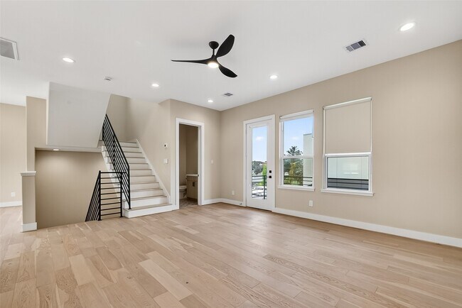 Building Photo - 2511 N MacGregor Way