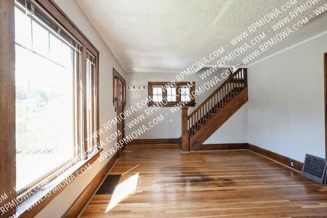 Building Photo - 3315 Woodland Ave