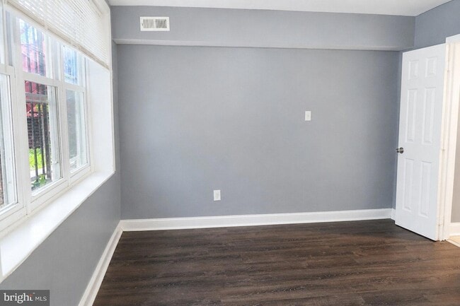 Building Photo - 63 Galveston Pl SW
