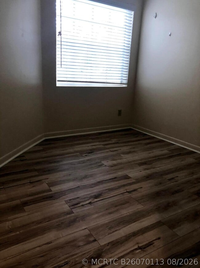 Building Photo - 1371 Cottonwood Cir