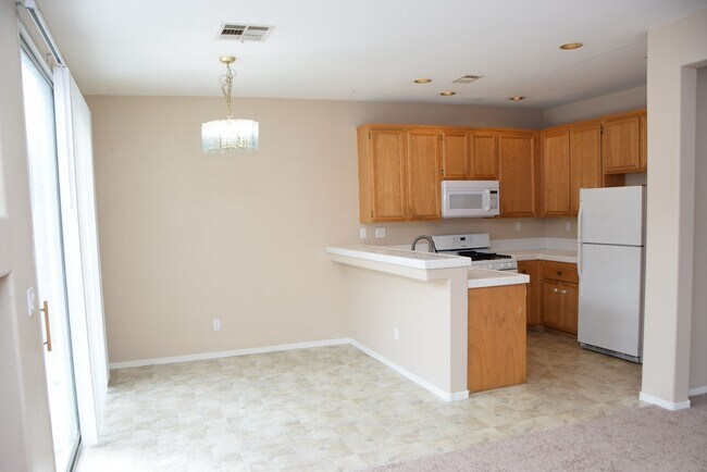 Building Photo - 7729 Paseo Vista Dr