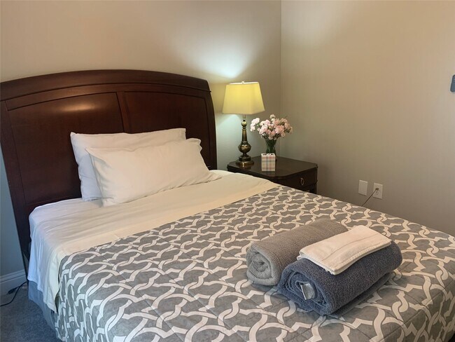 Building Photo - 2401 McClendon St